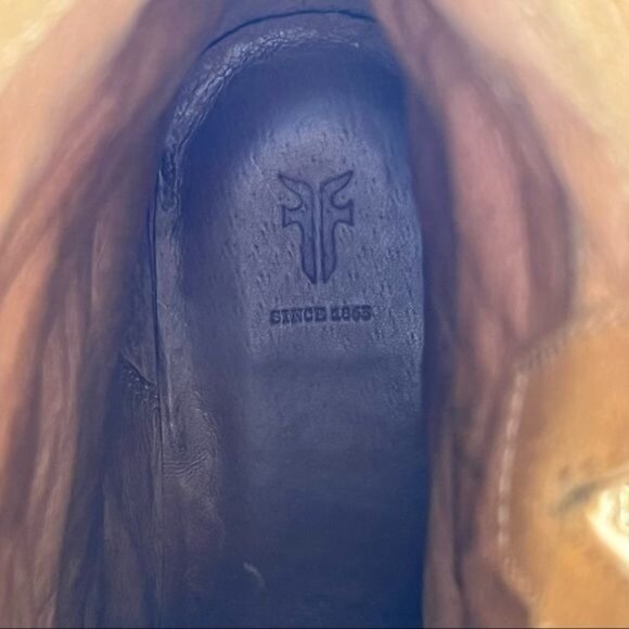 Frye Tina Camel Suede Whipstitch Tassel Ankle Boots Sz 6 - Picture 10 of 10